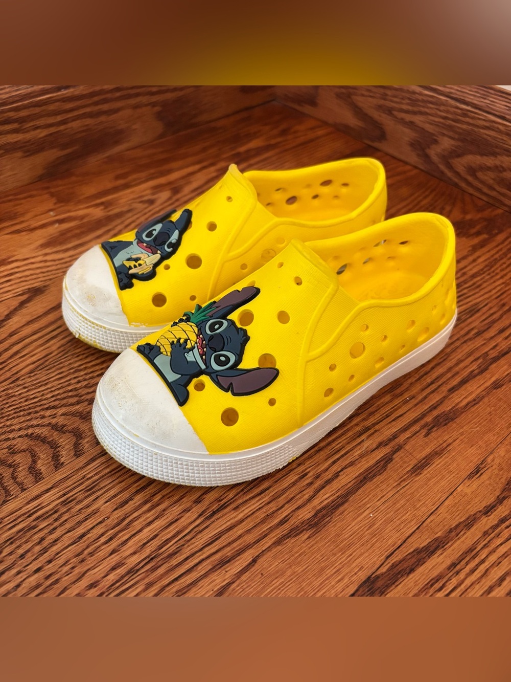 Harper Canyon-Disney Yellow Slip-On Water Shoes with Stitch Character Size 9